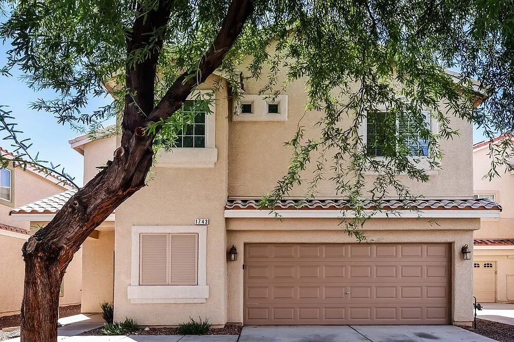 3 bed, 2.5 bath, 1866 sqft, $2,385 — Photo 1