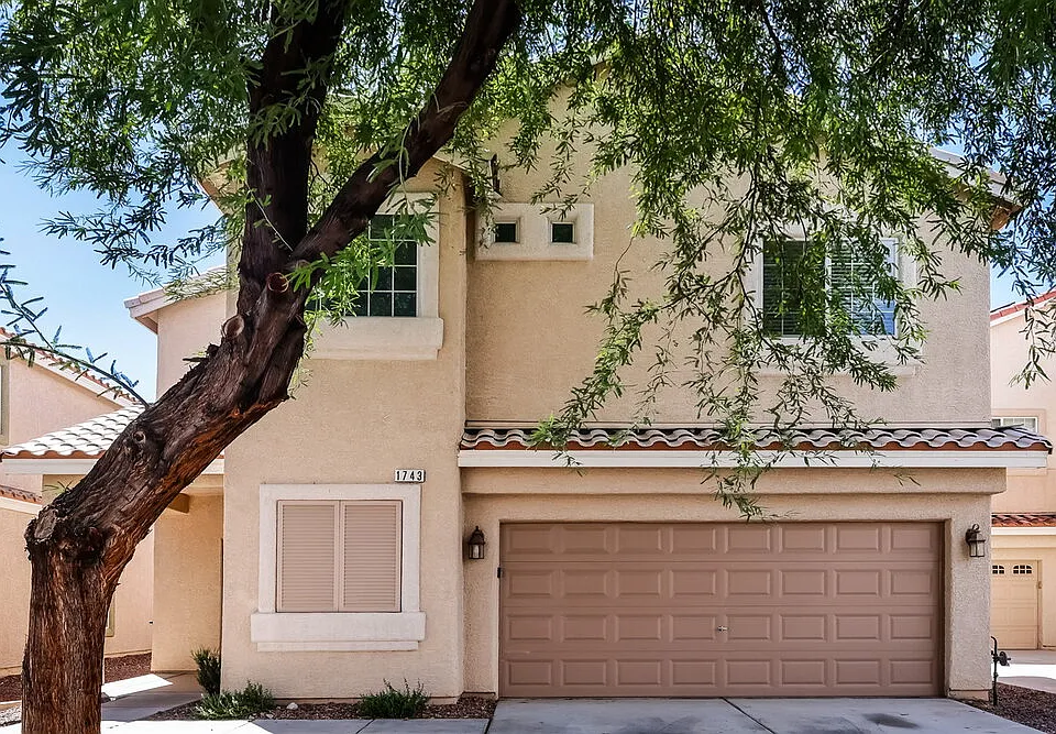 1743 Dark Wolf Ave