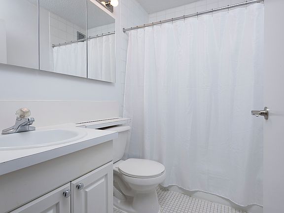5th image of 230 W 55th St APT 10C