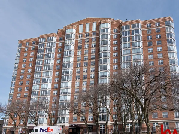 250 E Harbortown Dr #49/511, Detroit, MI 48207