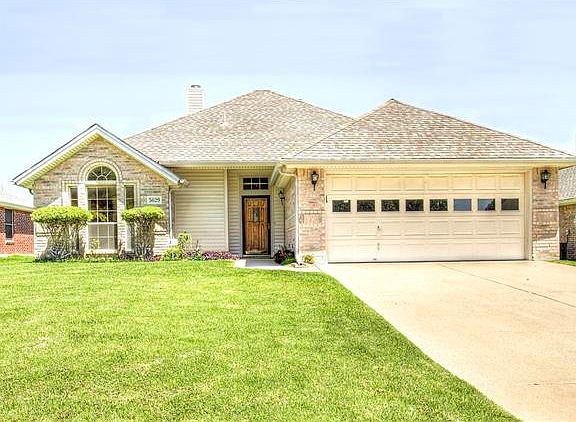 2nd image of 5629 Fairway Cir