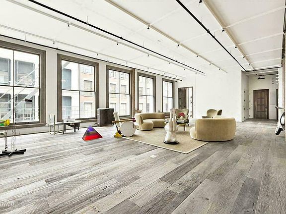 2nd image of 134 Grand St #3WR