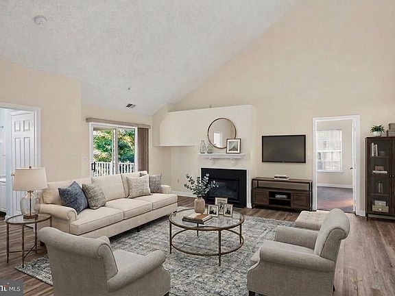 3rd image of 619 Admiral Dr Unit 401