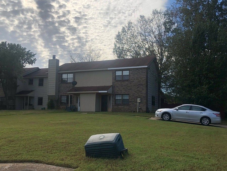 2nd image of 347 Autumn Ln