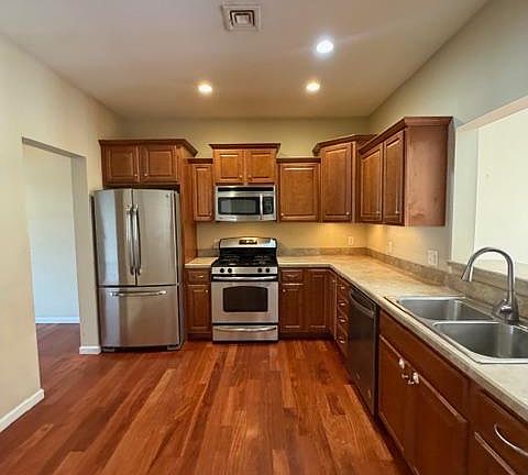 3rd image of 688 Stoverdale Rd