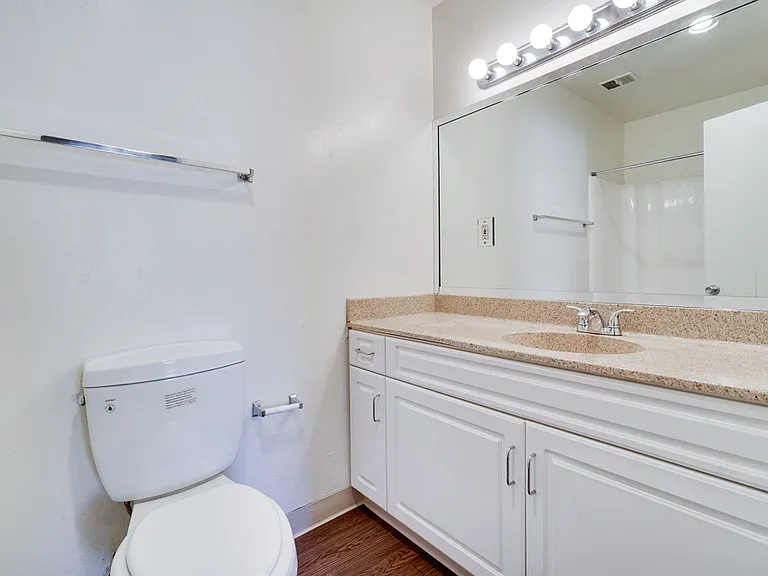 Highlander Park Apartments — Photo 38