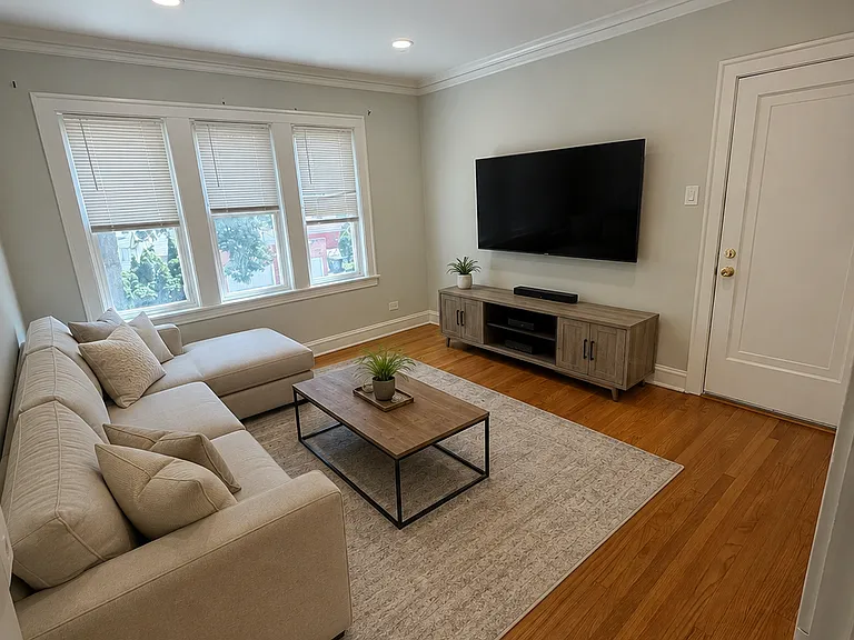 3050 N Lockwood Ave — Photo 7