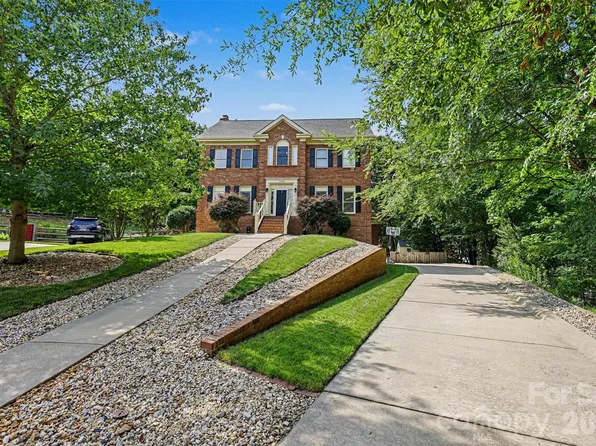 104 Southern Cross Ln, Matthews, NC 28105