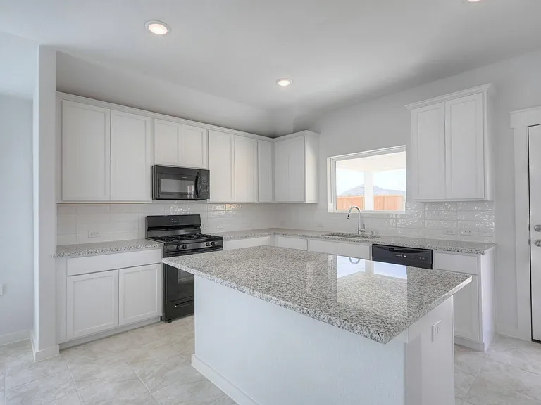 21251 Shore Bluff Dr — Photo 9