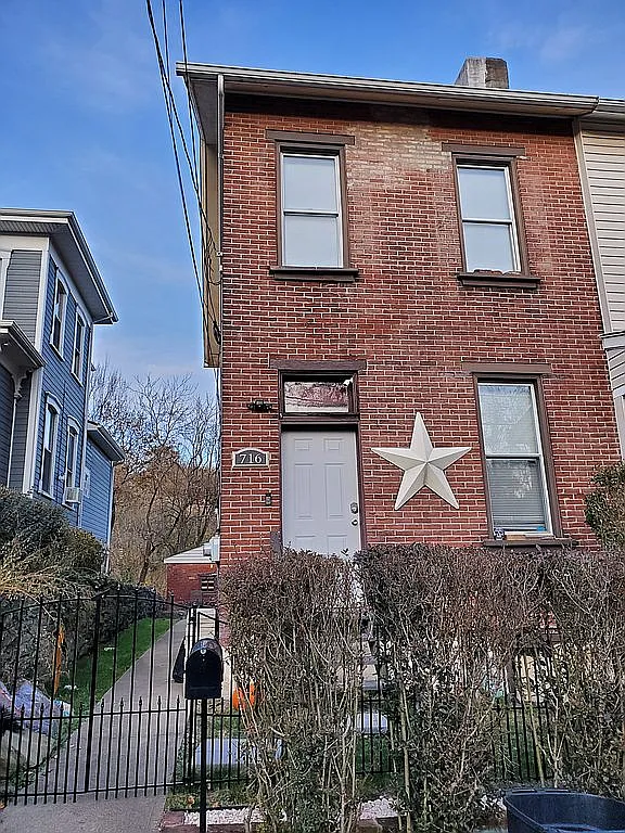 716 Crucible St photo 1
