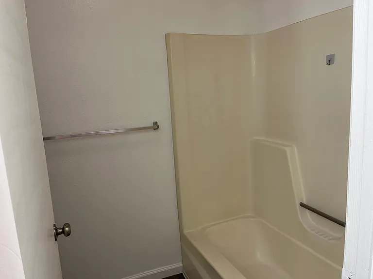 2 bed, 1.0 bath, 800 sqft, $1,135 — Photo 17