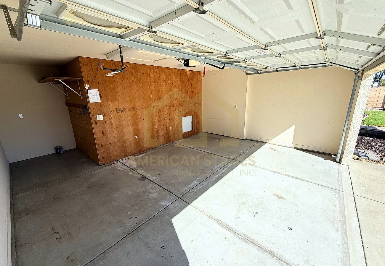 121 North N Street - Garage — Photo 3