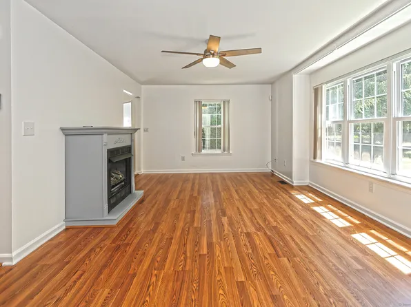 6 Kendall Green Drive #6, Milford, CT 06461