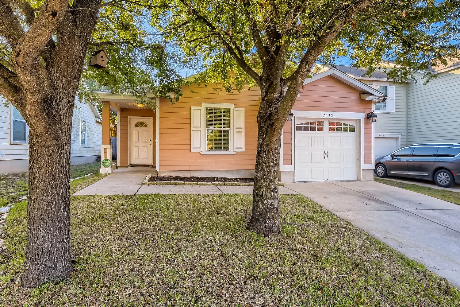3 bed, 1343 sqft, $2,250 — Photo 3