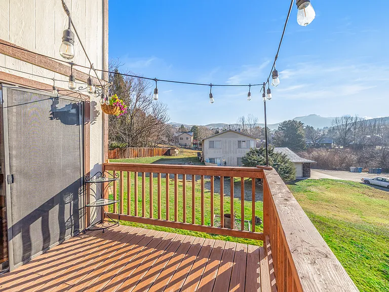 2228 E Roanoke Dr — Photo 23