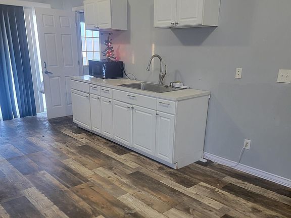 2nd image of 404 Ontario St