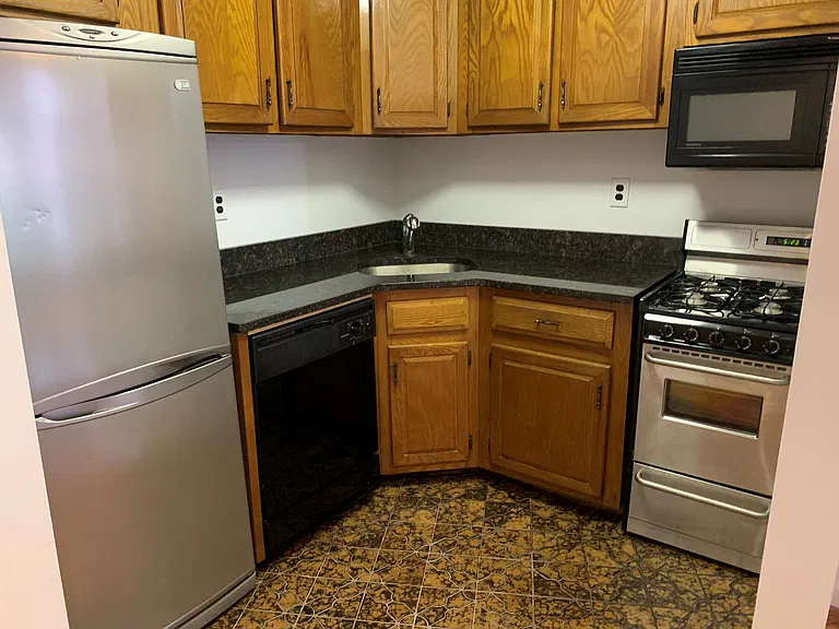 351 Amsterdam Ave #7S — Photo 4