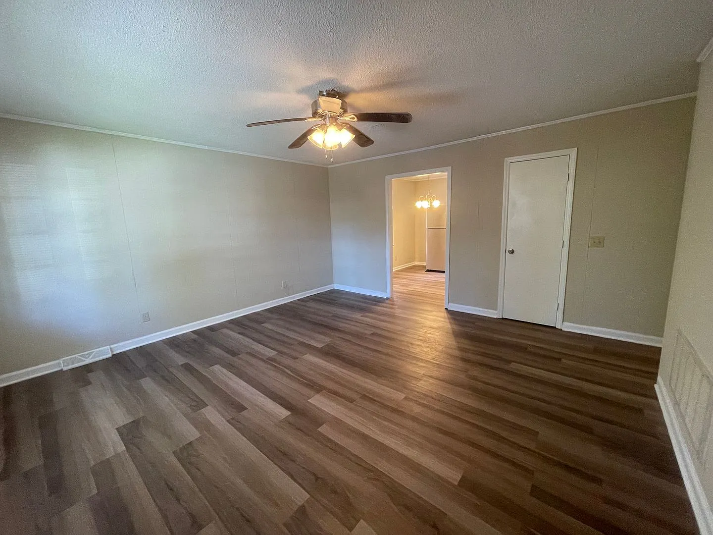Newly Renovated 3 Bedroom Apartment in Clemson! — Photo 3