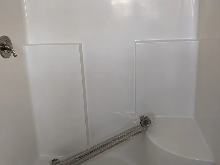Master bath - safety bars have not been added