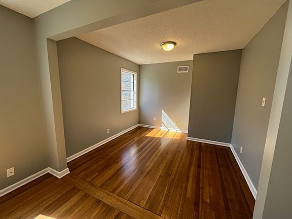 5th image of 8591 Southaven Cir W