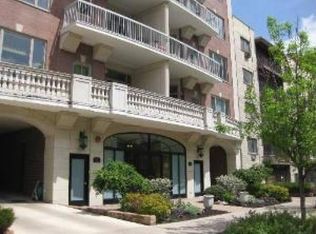 508 W Melrose St APT 3B, Chicago, IL
