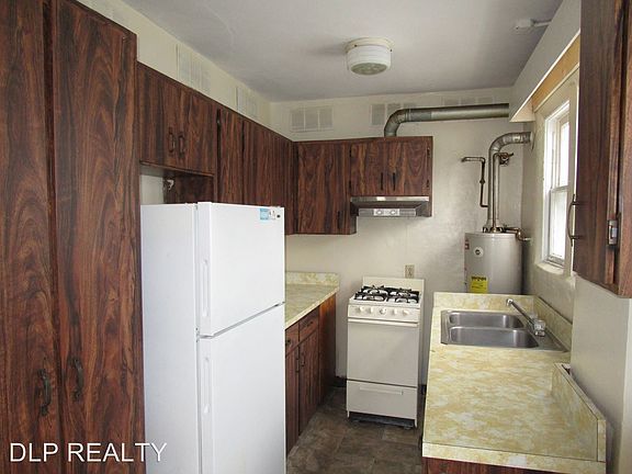 4th image of 222 N Oleander Ave APT 2