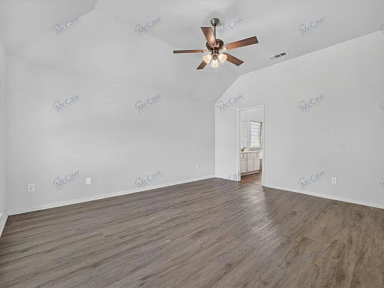 333 Stately Oak Ln — Photo 15