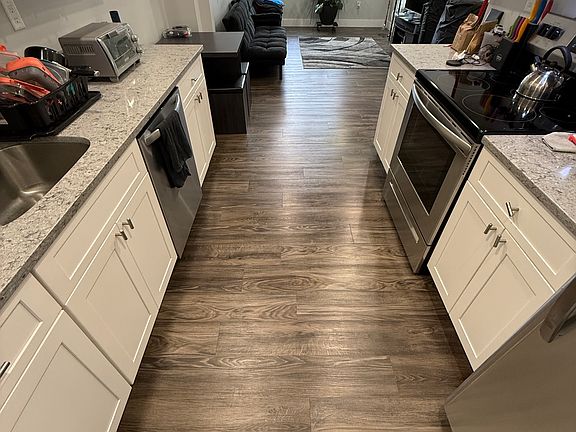 5th image of 11 Washington Pl E #3
