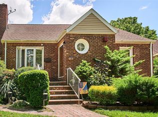 15 Hawthorne Ln, Valley Stream, NY 11581