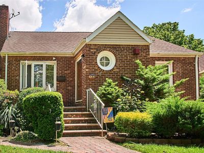 15 Hawthorne Lane, Valley Stream, NY, 11581