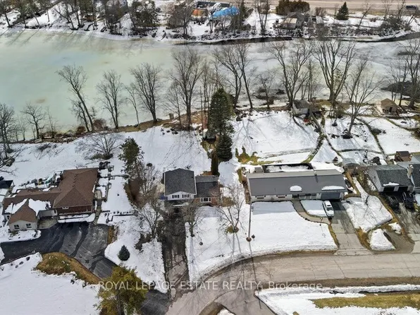 102 Greenfield Park, Belleville, ON K0K 1V0