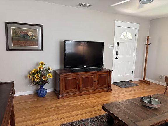 5th image of 620 Robinson Ave