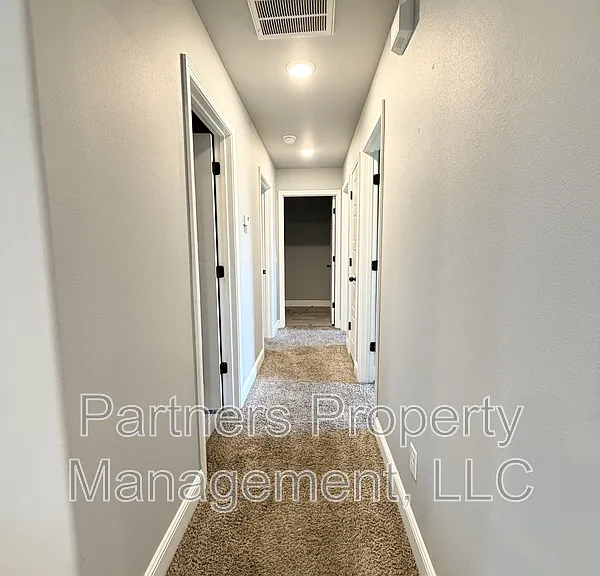 5910 NW Hancock St — Photo 4