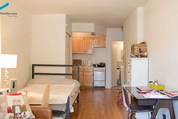 Rented by FirstService Realty (legacy) | media 9