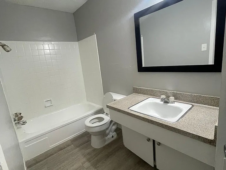 5909 Royalgate Dr — Photo 26