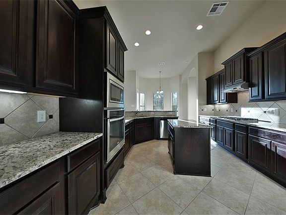 4th image of 28507 Redwood Cliff Ln