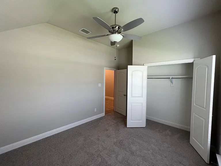 580 Bradley Dr — Photo 19