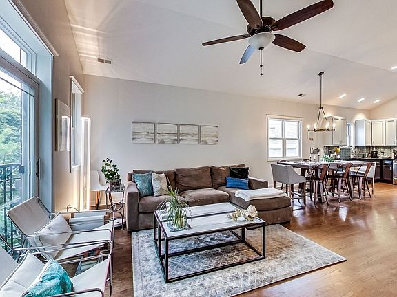 4th image of 1512 N Hudson Ave APT 4