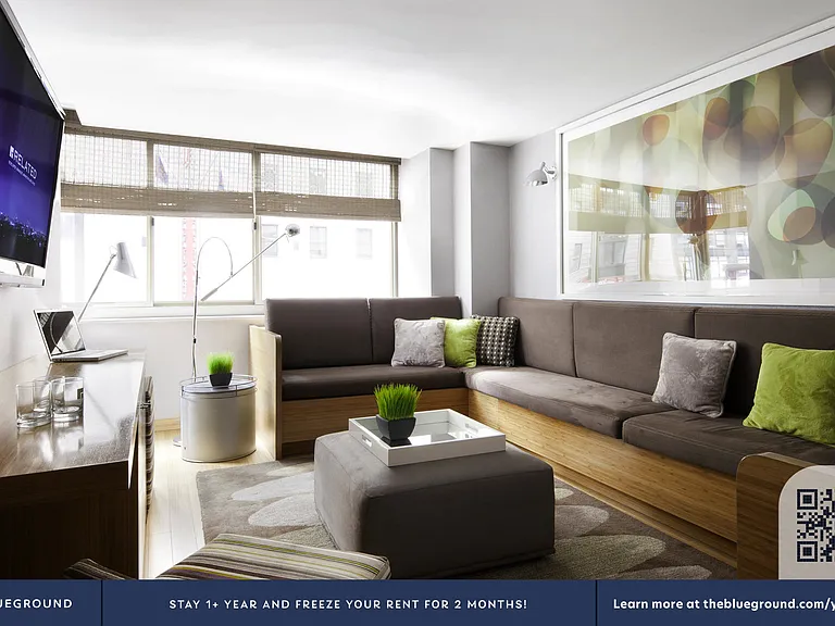130 W 15th St #4C — Photo 19