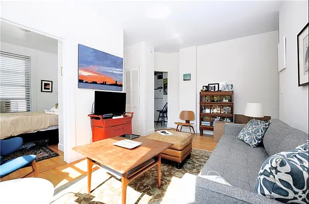 Rented by Buchbinder & Warren | media 30