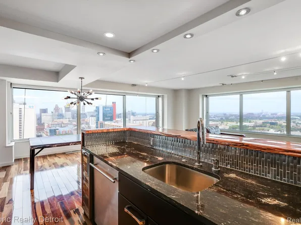 1300 E Lafayette St APT 2612, Detroit, MI 48207