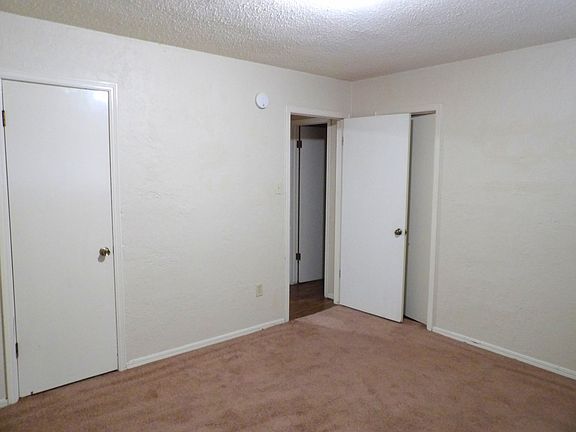 4th image of 6403 NW Oak Ave #C-2