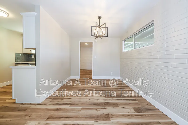3 bed, 2.0 bath, 1164 sqft, $1,750 — Photo 3