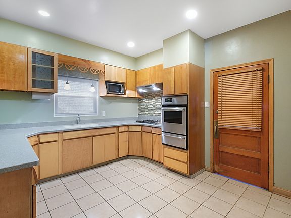 5th image of 5434 W Wrightwood Ave