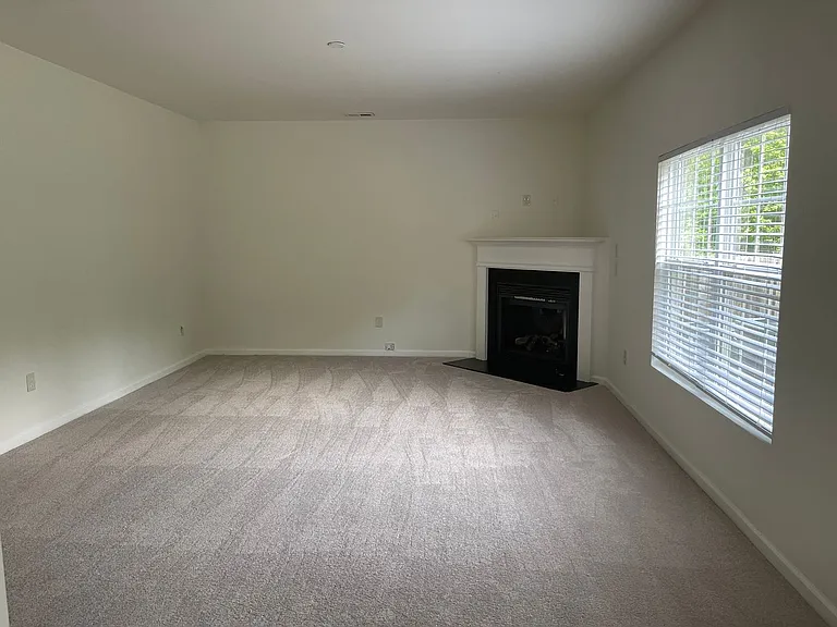 4806 Swanns Mill Dr — Photo 6