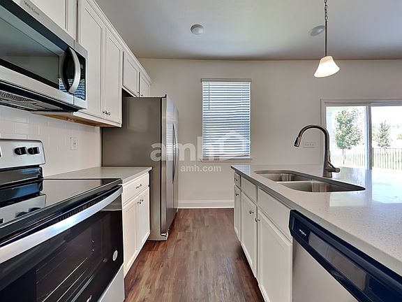 4th image of 559 Onate Cir