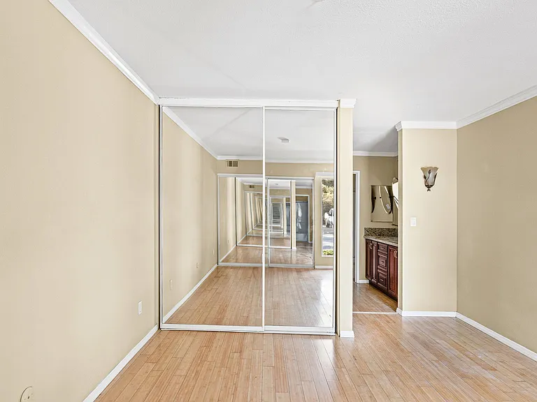 1621 Hotel Cir S #E103 — Photo 11