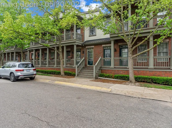 239 Jotham Ave, Auburn Hills, MI 48326