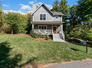 27 Applegate Ln, Asheville, NC 28803