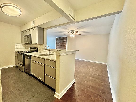 4th image of 3926-3934 Warwick Blvd #3928-5